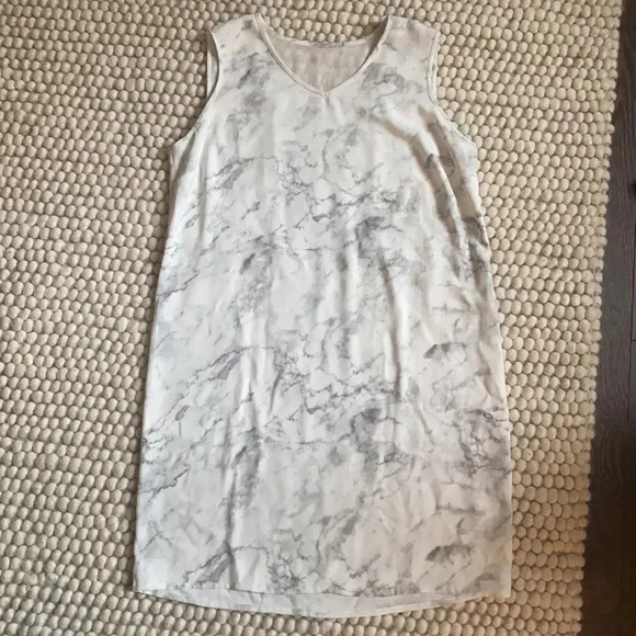 August 1 Eight Marble Shift Sheer Back Dress in White/Gray Size L - Picture 5 of 14